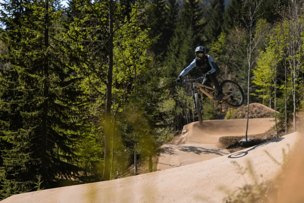 Red Jumpline - Rouge One - Bikepark Arber
